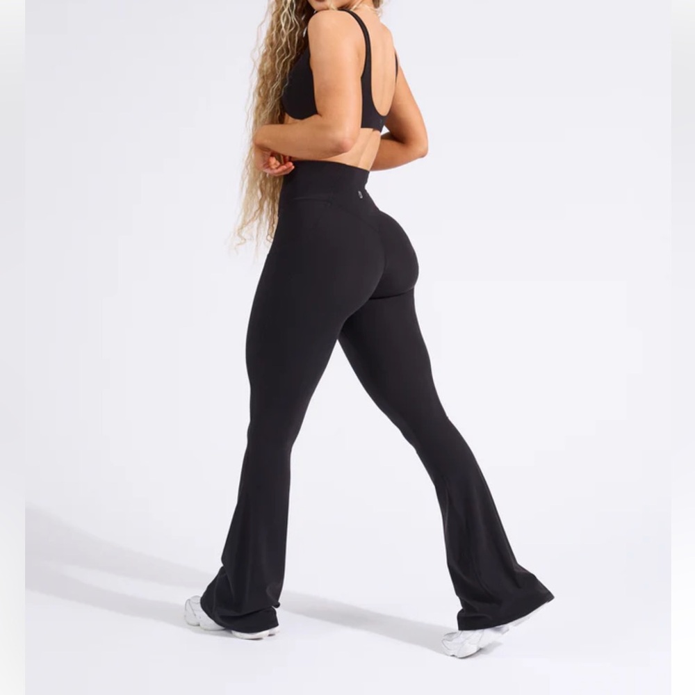 Buffbunny Contour Pocket Flare Legging